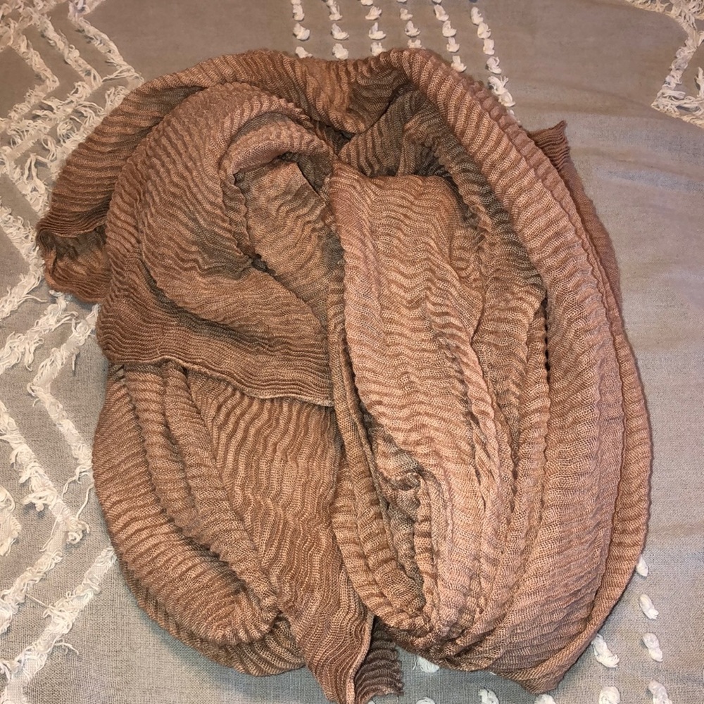 Accordion scarf- Rose colored